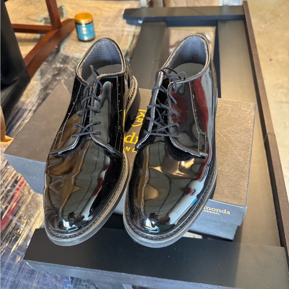 Bates Glossy Black Men's Oxfords